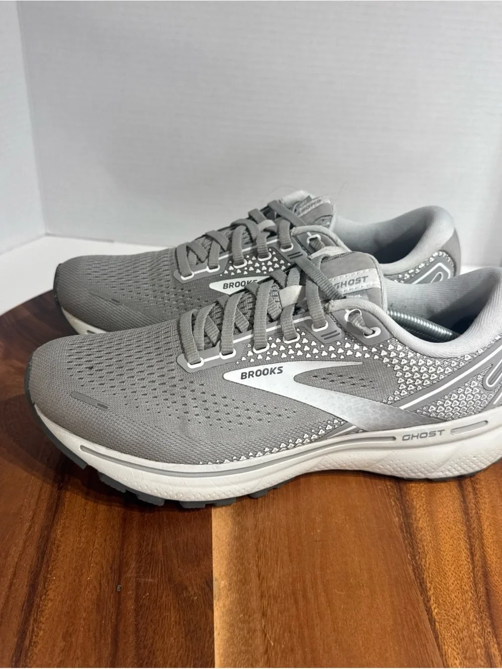 Brooks Ghost 14 Women's Size 9.5  Gray Running Shoes Sneakers 1203561B089